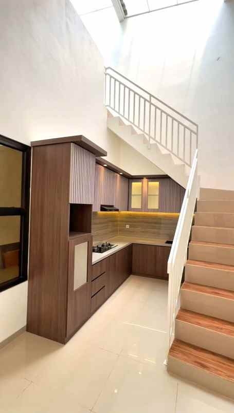 dijual rumah d bale cimuning townhouse
