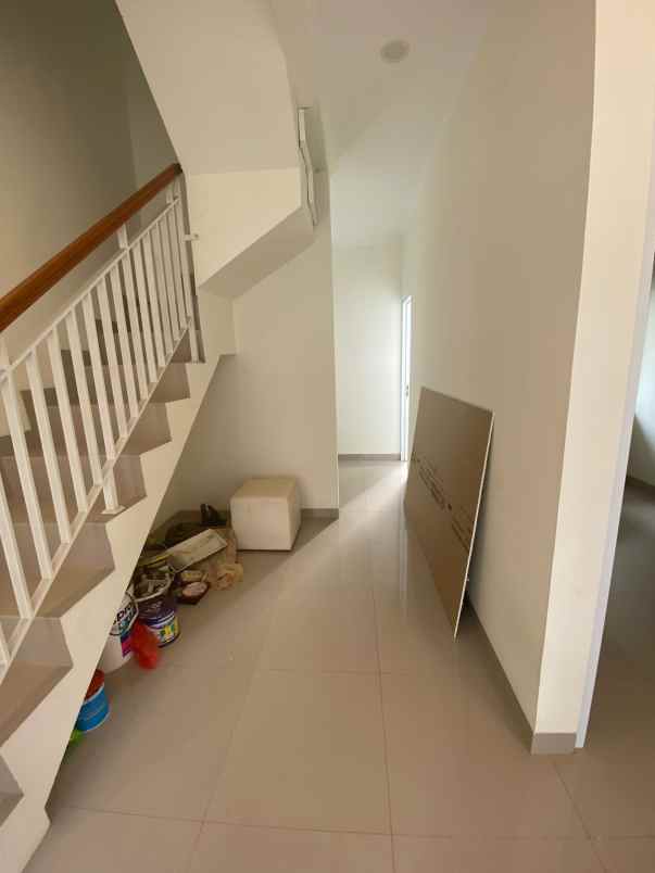 dijual rumah dalam cluster di cipayung jakarta timur