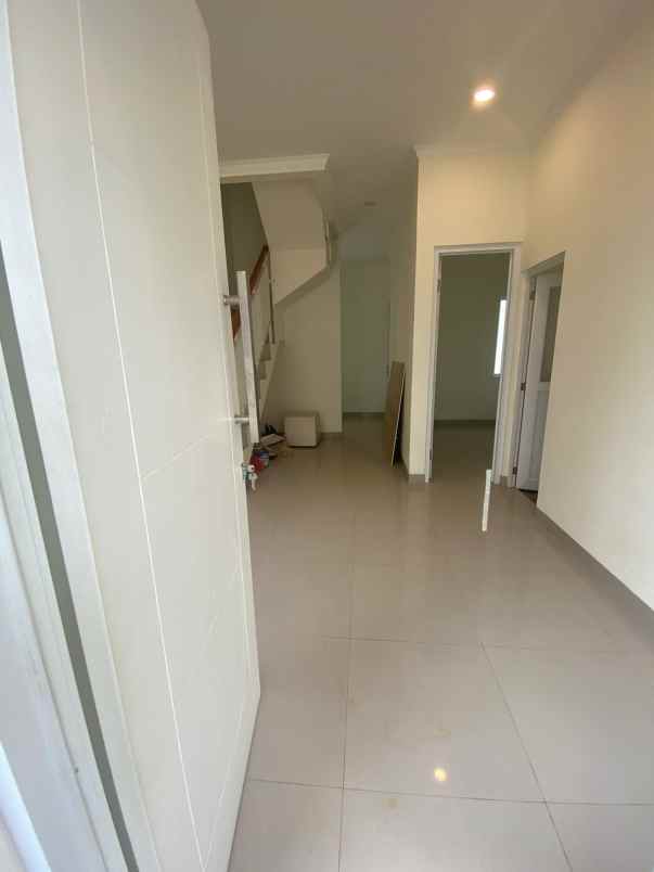 dijual rumah dalam cluster di cipayung jakarta timur