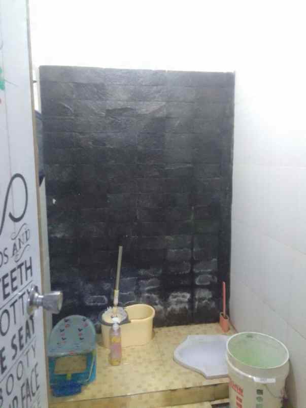 dijual rumah dalam komplek cipageran kolmas