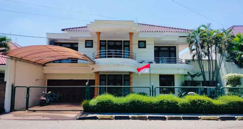dijual rumah darmo harapan regency