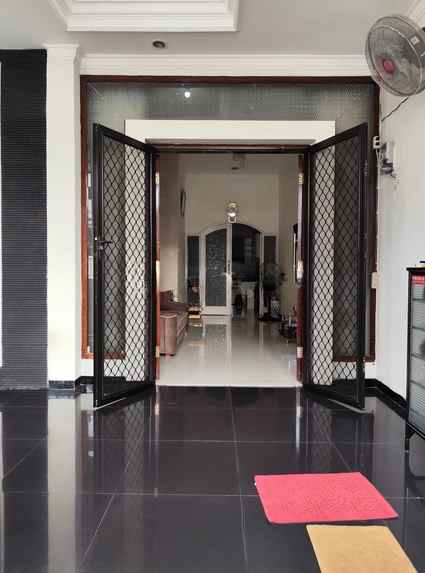 dijual rumah darmo indah