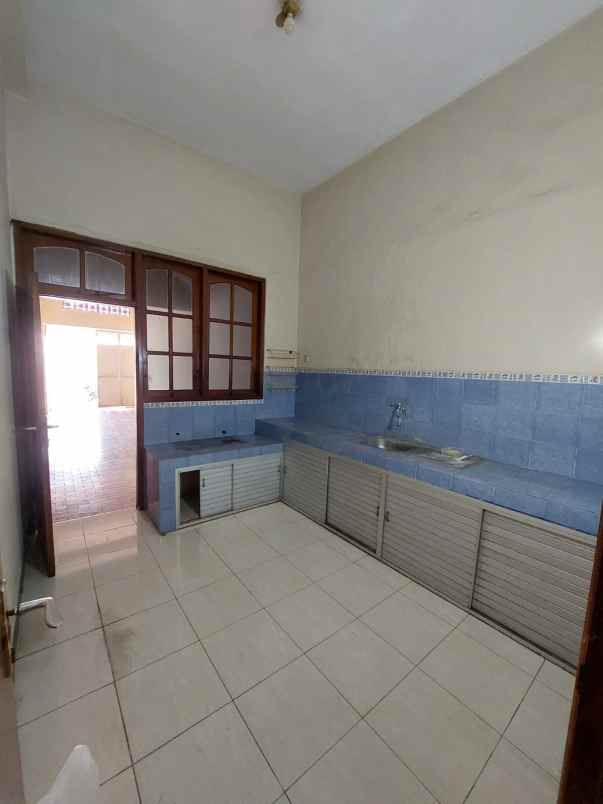 dijual rumah dharmahusada indah