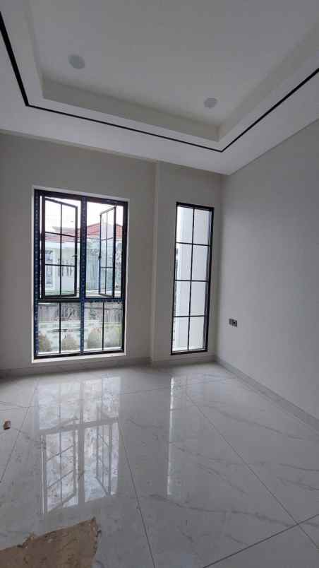 dijual rumah dharmahusada indah