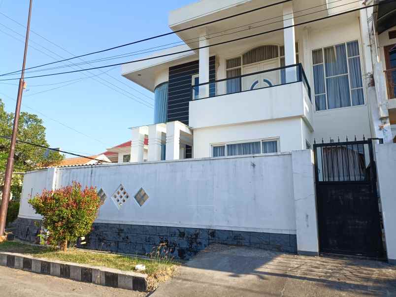 dijual rumah dharmahusada indah utara