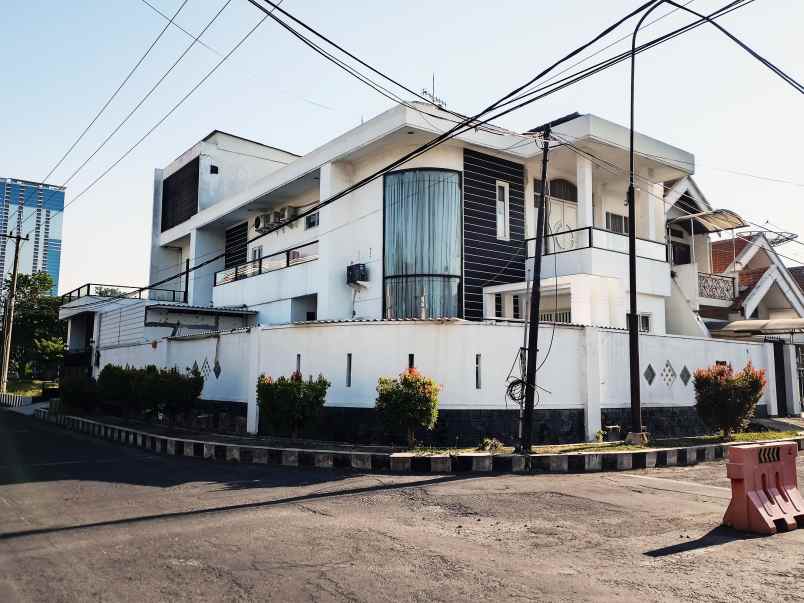 dijual rumah dharmahusada indah utara