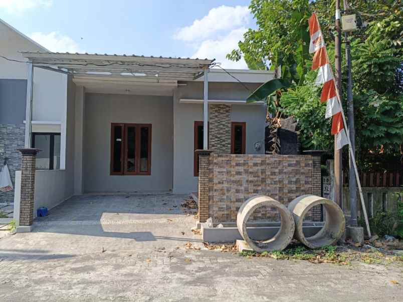 dijual rumah di menoreh sampangan semarang