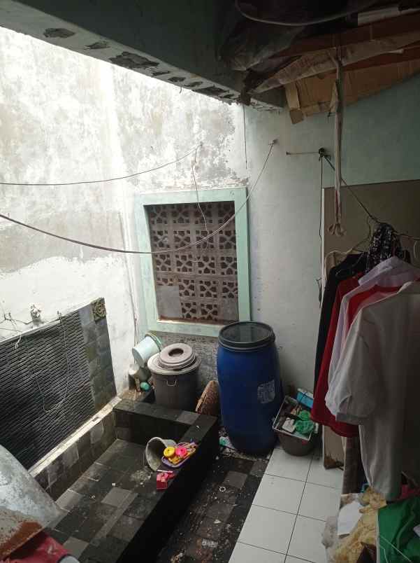 dijual rumah di wolter raya semarang