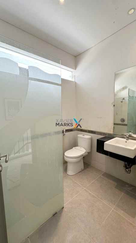 dijual rumah dian istana moca verbana