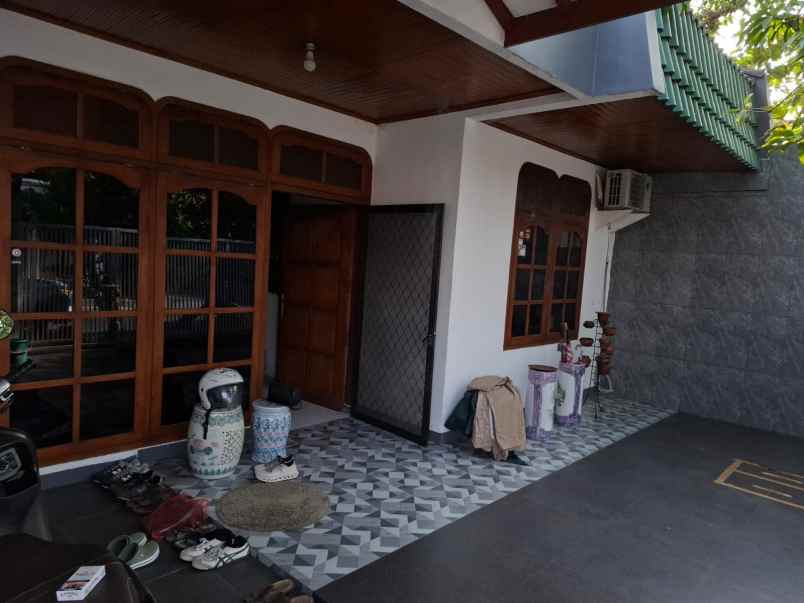 dijual rumah dukuh kupang