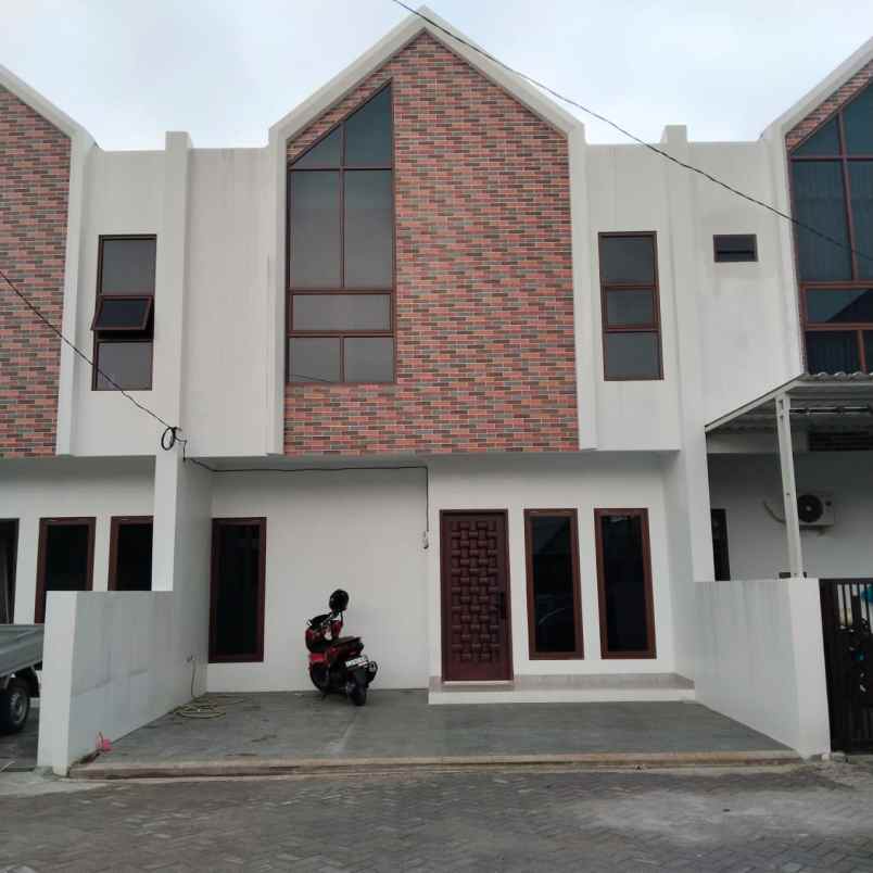 dijual rumah duren sawit