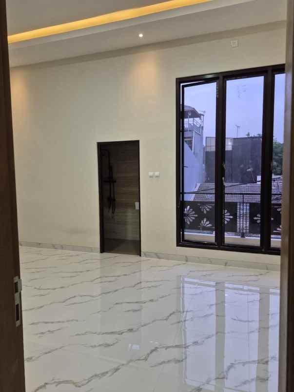 dijual rumah gading harmony