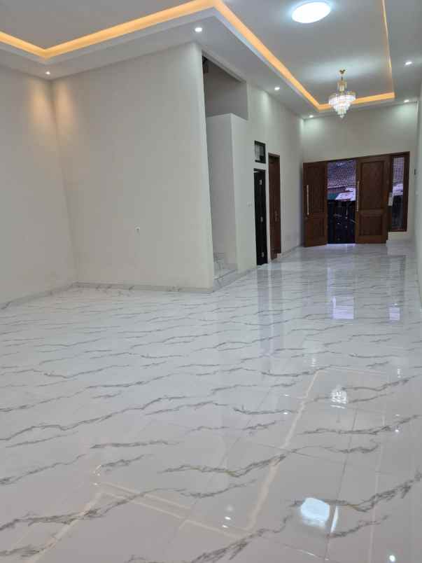 dijual rumah gading harmony