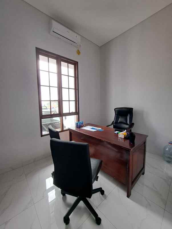 dijual rumah grafika utama