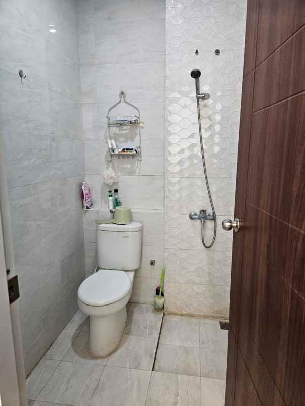 dijual rumah grand sharon residence