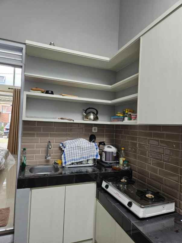 dijual rumah grand sharon residence