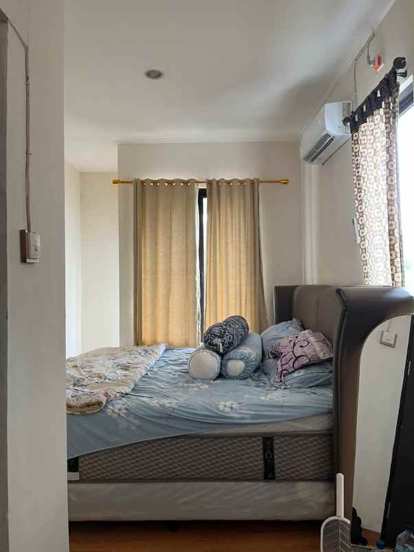 dijual rumah green ara residence