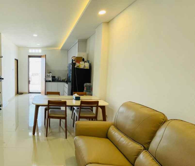 dijual rumah green ara residence