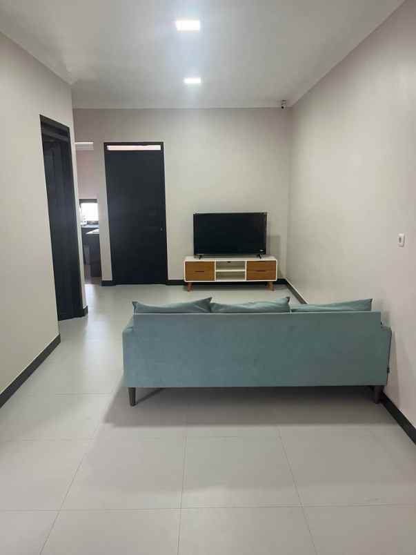 dijual rumah griya winays