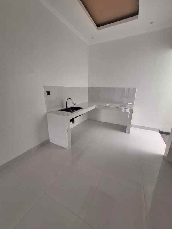 dijual rumah harapan indah