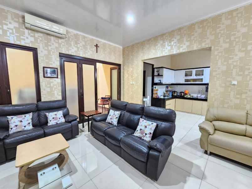 dijual rumah harapan indah cluster