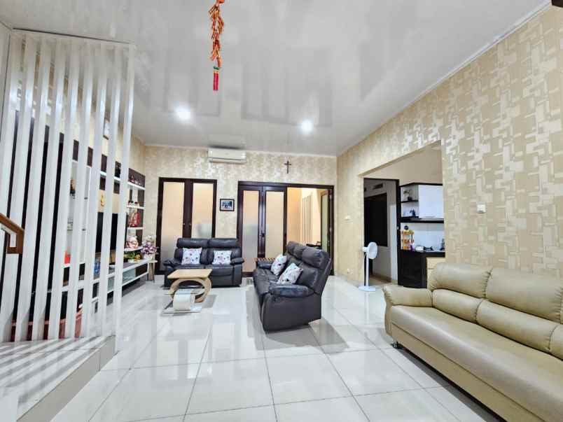 dijual rumah harapan indah cluster