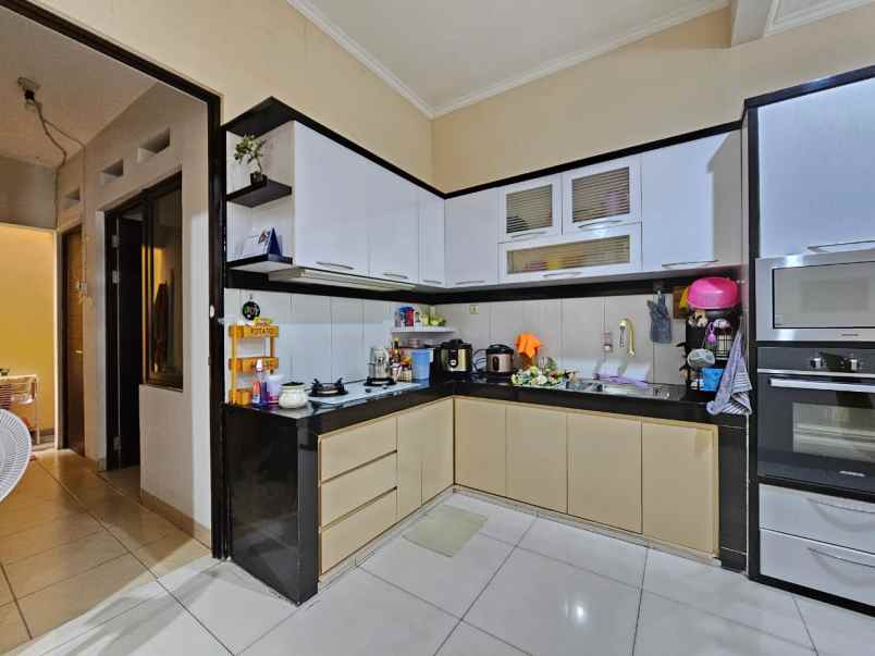 dijual rumah harapan indah cluster