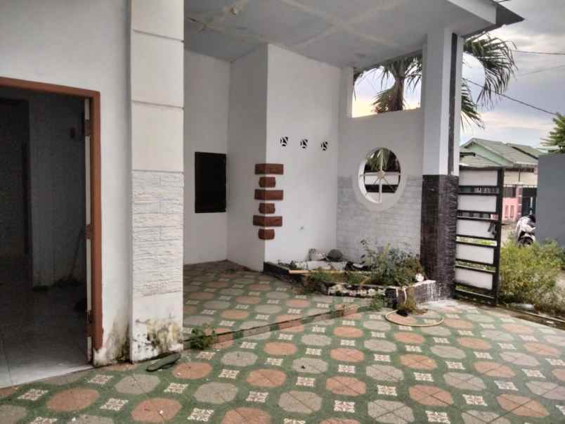 dijual rumah hasri barombong
