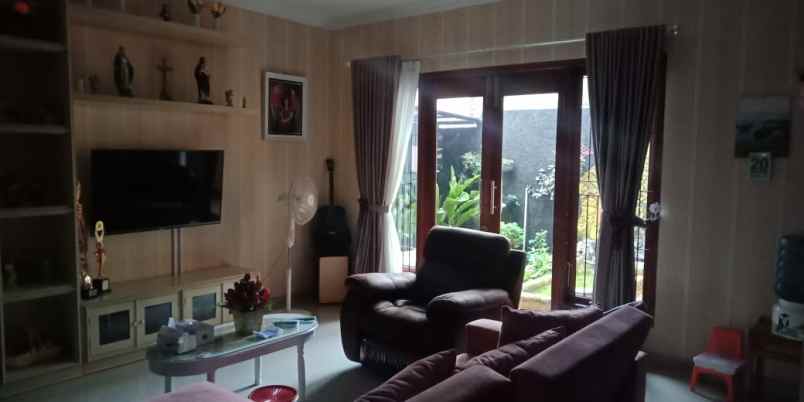 dijual rumah hunian full furniture baru