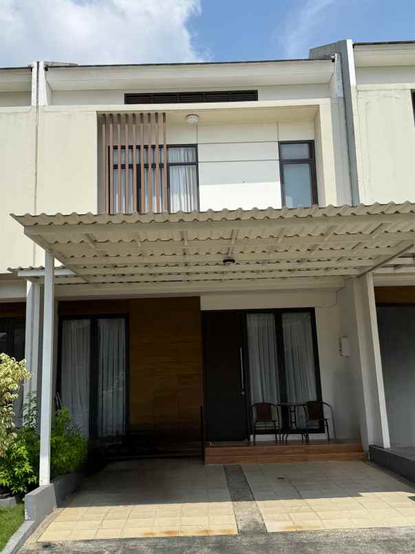dijual rumah jakarta garden city