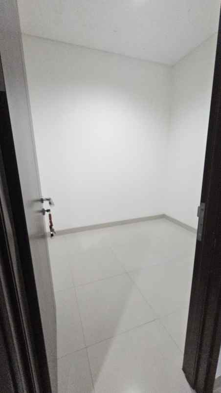 dijual rumah jakarta garden city
