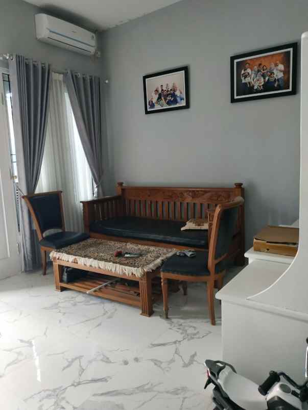 dijual rumah jalan bambu apus