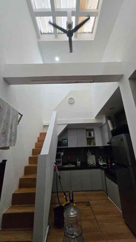 dijual rumah jalan darmo sentosa raya