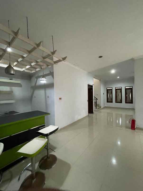 dijual rumah jalan imogiri barat