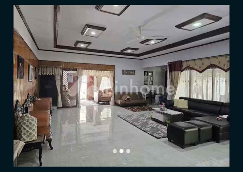 dijual rumah jalan kapten tendean kota