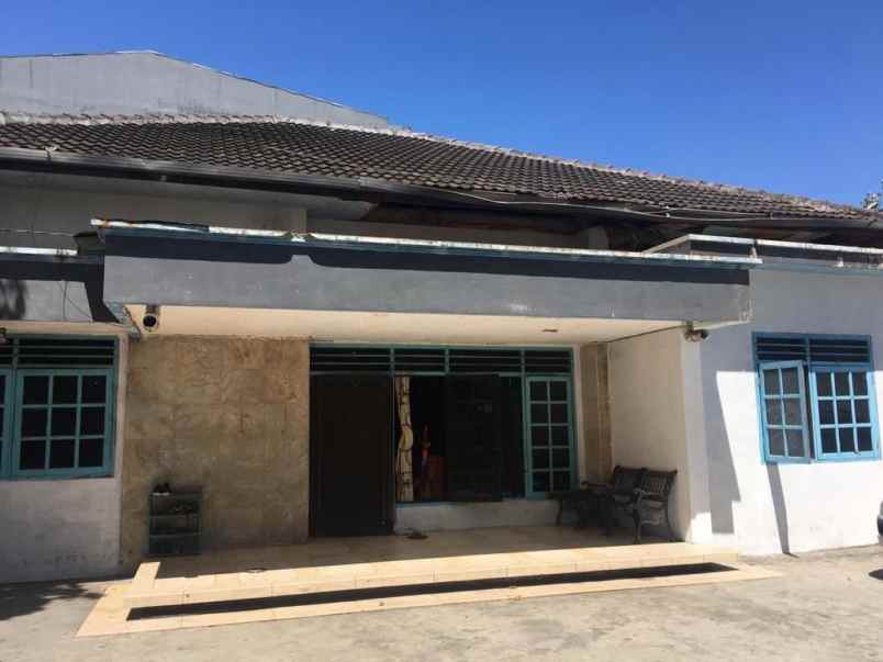 dijual rumah jalan kawi dekat petemon