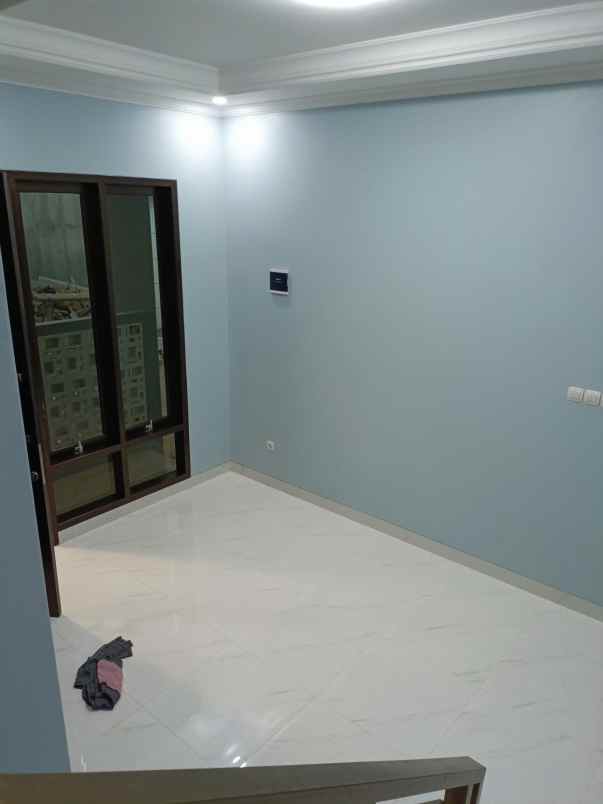 dijual rumah jalan keadilan pancoran