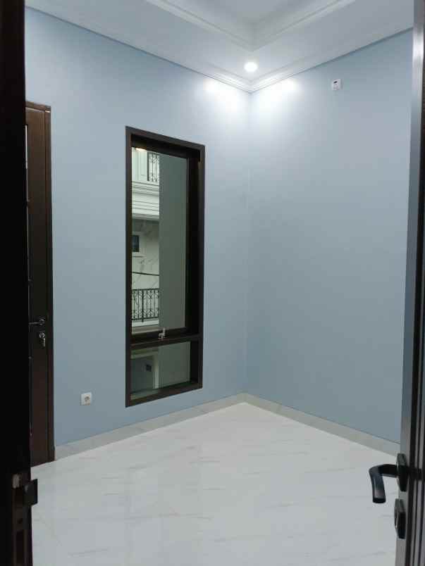 dijual rumah jalan keadilan pancoran