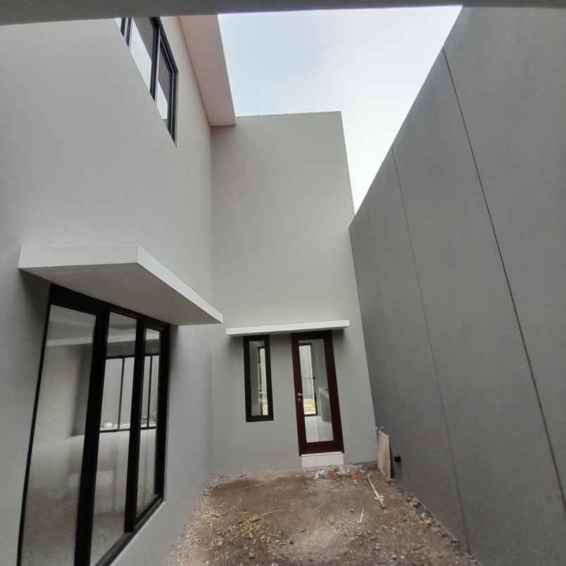 dijual rumah jalan kembar timur