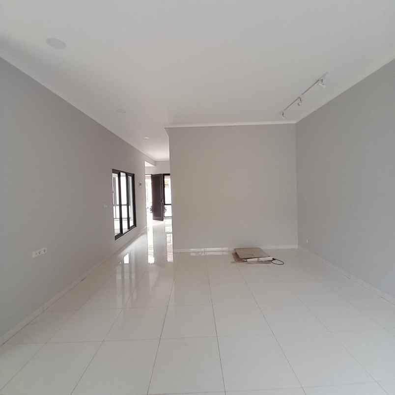 dijual rumah jalan kembar timur