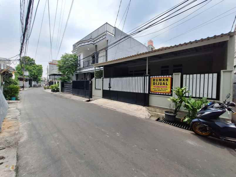 dijual rumah jalan kemuning raya no 13