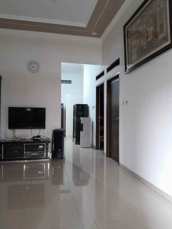 dijual rumah jalan kemuning raya no 13