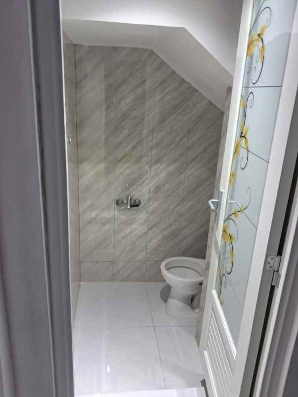 dijual rumah jalan northwest lake citraland