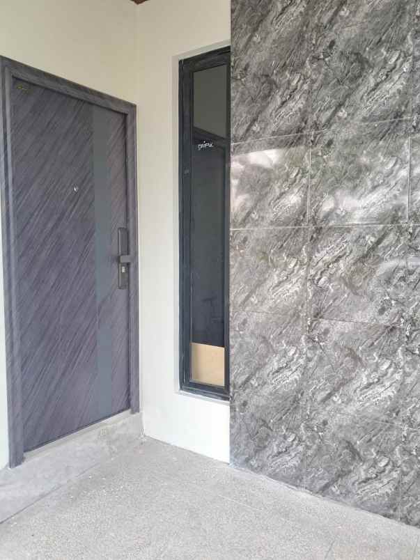 dijual rumah jalan northwest lake citraland