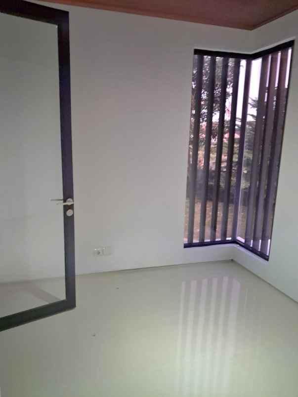 dijual rumah jalan northwest lake citraland