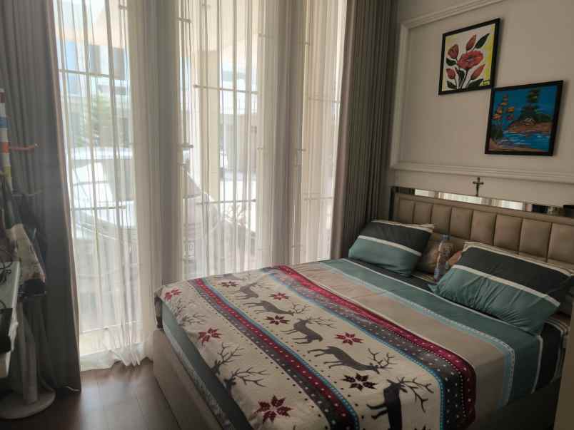 dijual rumah jalan pakuwon city