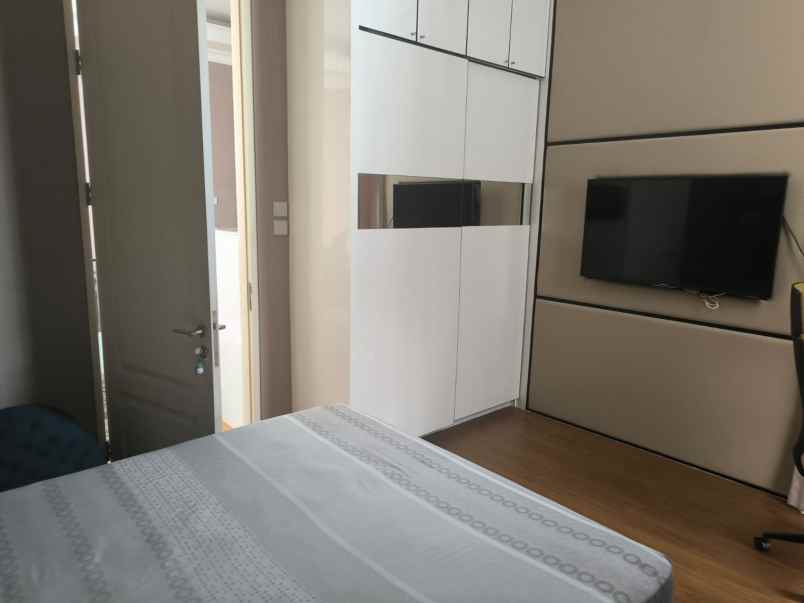 dijual rumah jalan pakuwon city