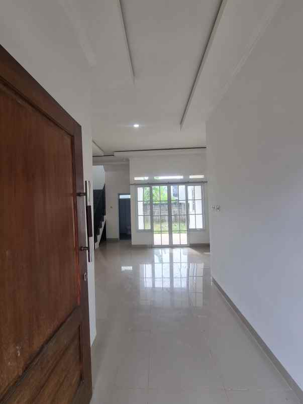 dijual rumah jalan raya bakti jaya