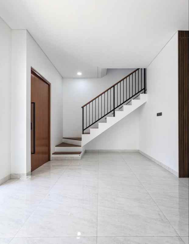 dijual rumah jalan raya cilandak kko