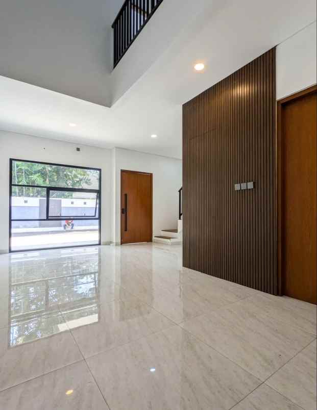 dijual rumah jalan raya cilandak kko